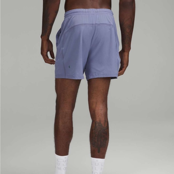lululemon athletica Other - Lululemon Men’s Pace Breaker Shorts Lined 5” sz Medium Peri Purple Blue M7AUPS